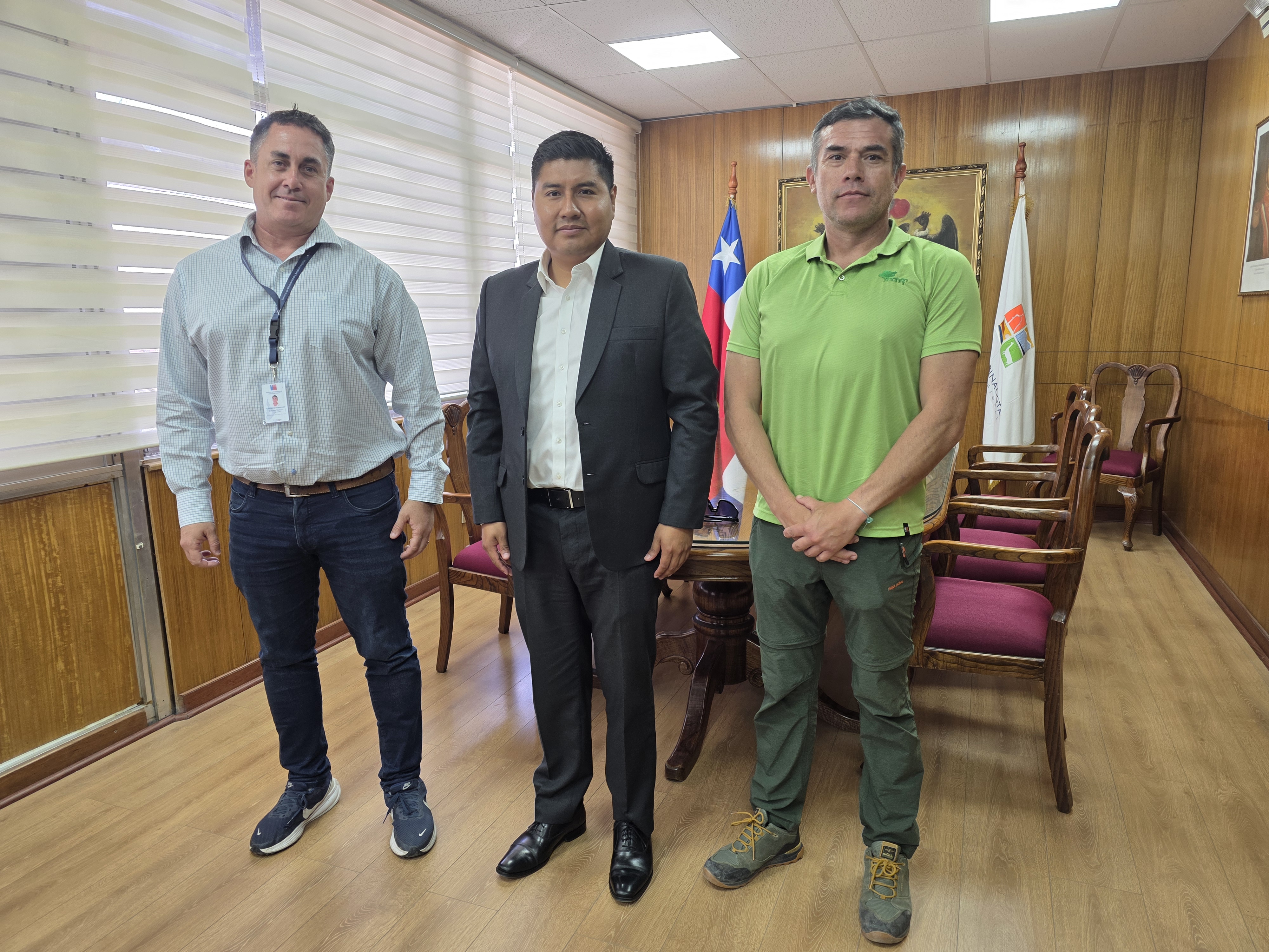 Servicio coordina con autoridades regionales acciones para asegurar continuidad de áreas protegidas en Arica y Parinacota